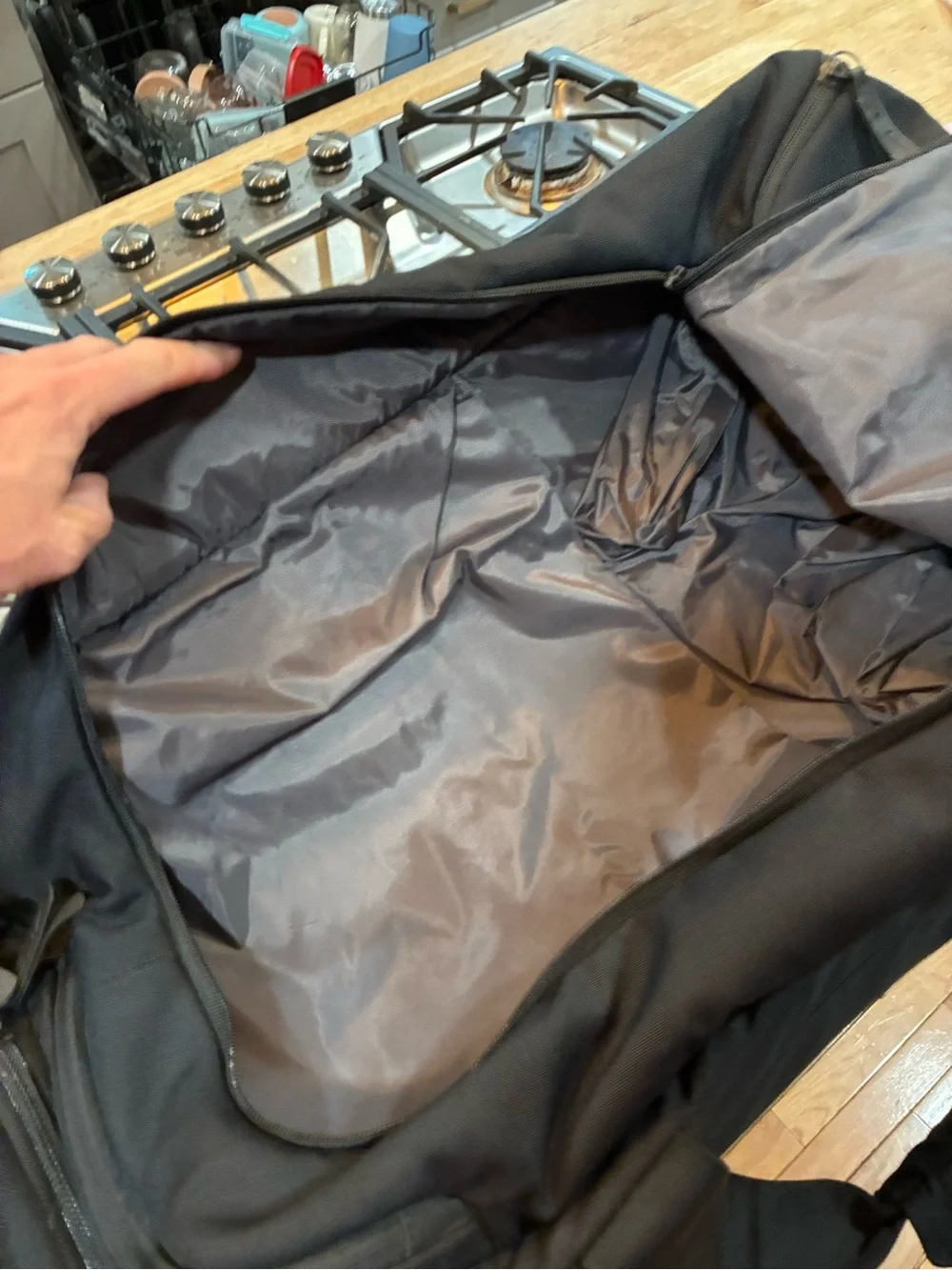 Nike Rare Rolling Duffel luggage Two Wheel Cabin Roller - Black Suitcase 26”